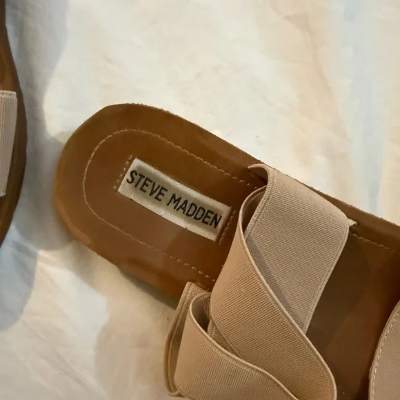 Set of Steve Madden Black and Tan Women's Sandals - Picture 2 of 9